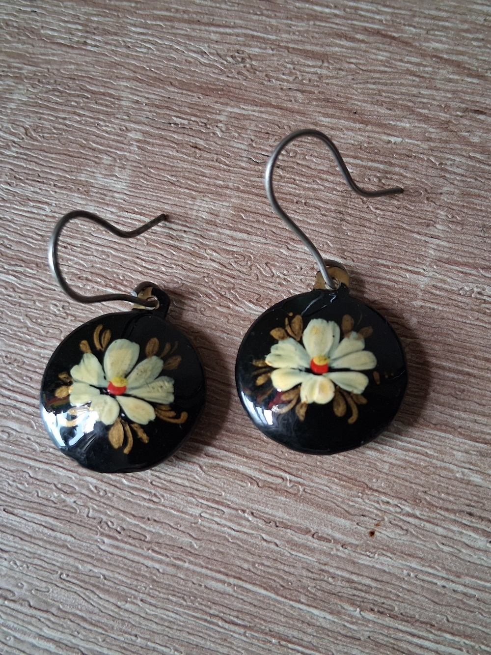 Vinyage Hand-Painted Laquer Black Floral Drop Earrings
